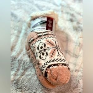 2 pk. Muk Luks Women’s Cozy Cabin Socks (pink)